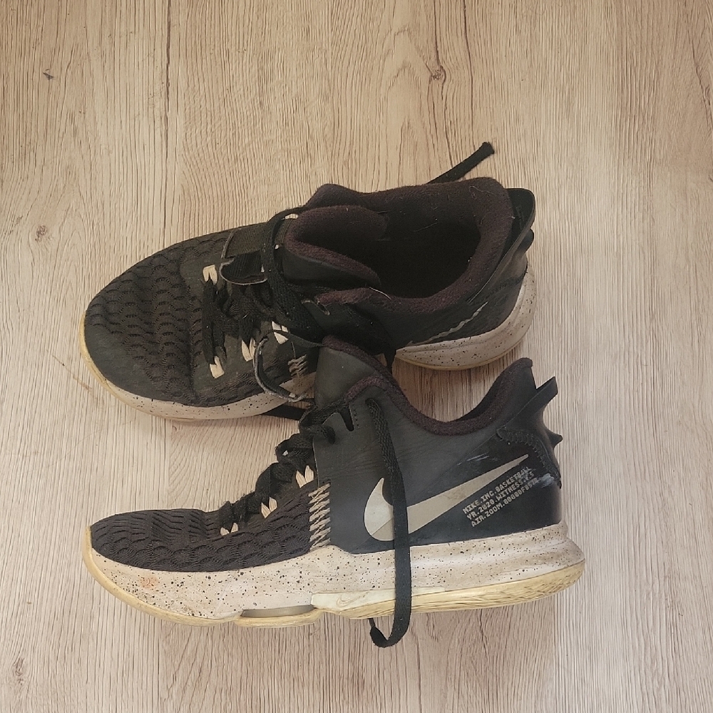 Nike Black and White Athletic Shoes